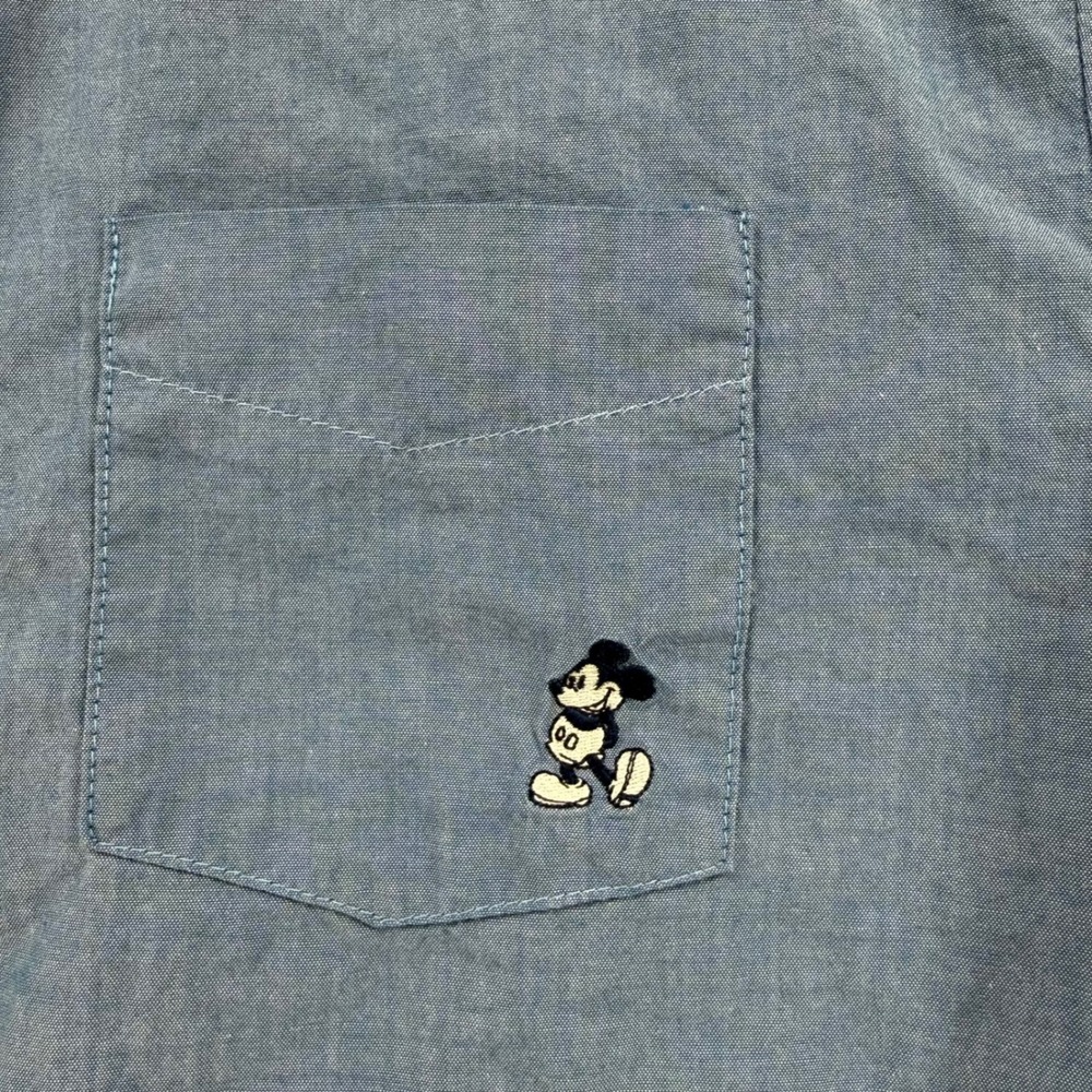 Disney Parks M Chambray Mickey Mouse Embroidered Short Sleeve Button Down Shirt - Picture 4 of 7